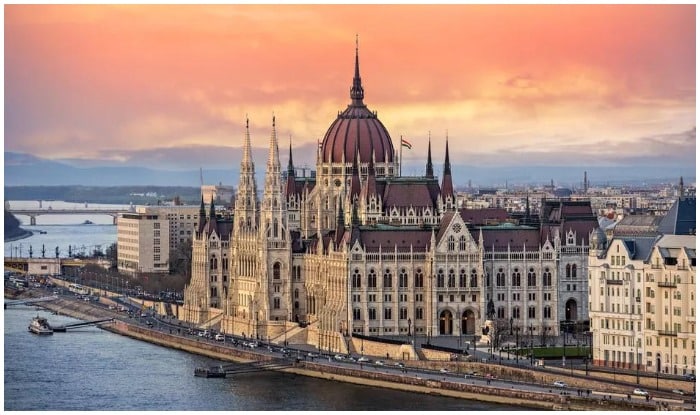 Cheapest Countries, That Have Lower Currency Value Than Indian Rs