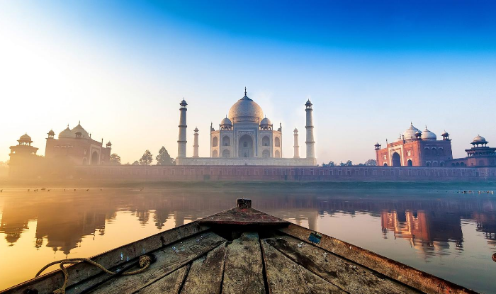 professional tour guide agra