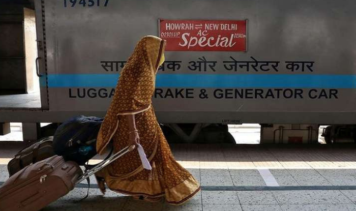 railways to startsapp based bags on wheels service for railway passengers